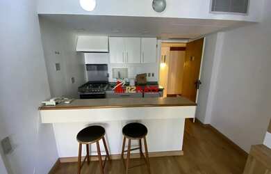 Imagem: O apartamento possui 1 Dormitório, 1 Banheiro, 1 Vaga na garagem