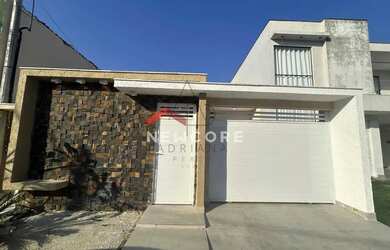 Imagem: A casa em condomínio possui 2 Dormitórios, 2 Banheiros, 2