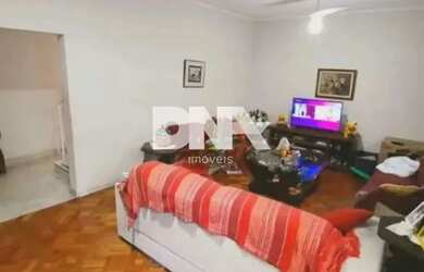 Imagem: A casa possui 5 Dormitórios, 1 Banheiro, 2 Vagas na garagem