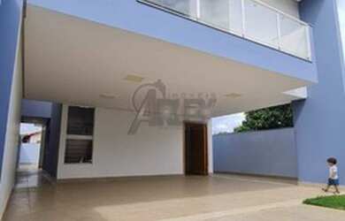 Imagem: A casa possui 3 Dormitórios, 3 Banheiros, 2 Vagas na garagem