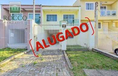 Imagem: A casa possui 3 Dormitórios, 3 Banheiros, 2 Vagas na garagem