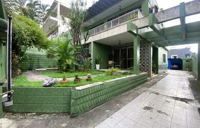 Imagem: O apartamento e possui 4 Dormitórios, Suítes, 1 Banheiro