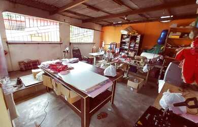 Imagem 3: Casa com terro grande tam 11 por 30 com ponto comercial cozinha arejada