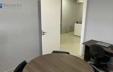 Imagem: O depósito à venda possui 2 Vagas na garagem e 100m² de Área