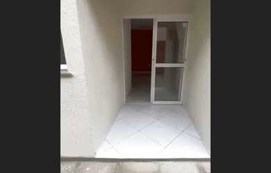 Imagem: A casa possui 2 Dormitórios, 1 Banheiro, 1 Vaga na garagem