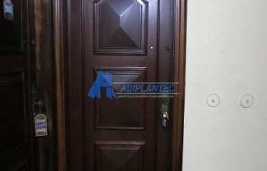 Imagem: O apartamento possui 3 Dormitórios, 1 Banheiro, 1 Vaga na garagem