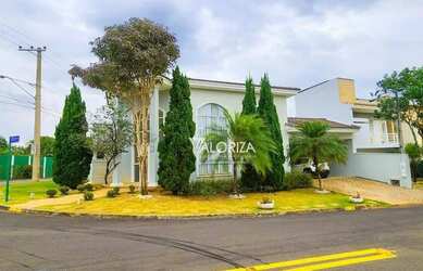 Imagem: A casa em condomínio possui 3 Dormitórios, 5 Banheiros, 4