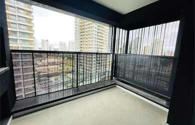 Imagem: O apartamento possui 3 Dormitórios, 1 Banheiro, 2 Vagas na