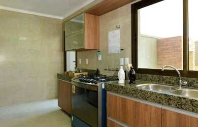 Imagem: A casa possui 3 Dormitórios, 3 Banheiros, 3 Vagas na garagem