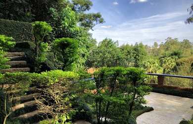 Imagem: A casa em condomínio possui 5 Dormitórios, 5 Banheiros, 3