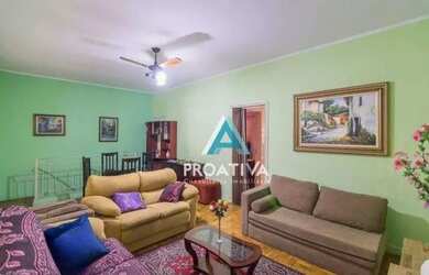 Imagem: A casa possui 4 Dormitórios, 2 Banheiros, 5 Vagas na garagem