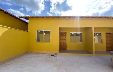 Imagem: A casa possui 2 Dormitórios, 1 Banheiro, 1 Vaga na garagem