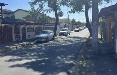 Imagem: A casa possui 3 Dormitórios, 1 Banheiro, 180m² de Área, Imóvel