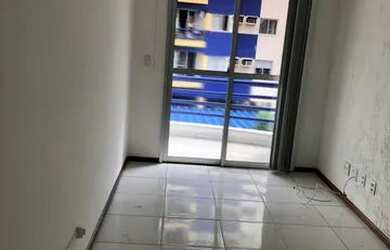 Imagem: O apartamento possui 2 Dormitórios, 1 Banheiro, 2 Vagas na