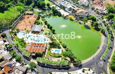 Imagem: A casa em condomínio possui 5 Dormitórios, 5 Banheiros, 5