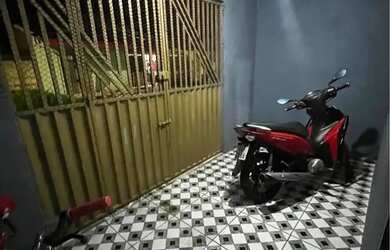 Imagem: A casa possui 2 Dormitórios, 1 Banheiro, 1 Vaga na garagem