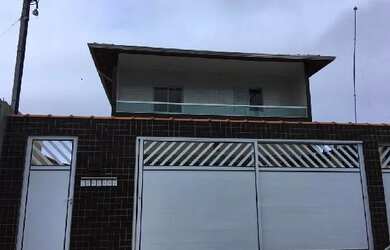 Imagem: A casa possui 2 Dormitórios, 1 Banheiro, 1 Vaga na garagem