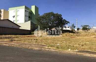 Imagem 3: Área disponível para Venda 770 m² no bairro Bosque dos Buritis em Uberlândia-MG