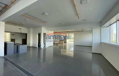 Imagem: O depósito possui 5 Vagas na garagem, 305m² de Área, Imóvel