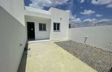 Imagem: A casa possui 2 Dormitórios, 2 Banheiros, 5 Vagas na garagem