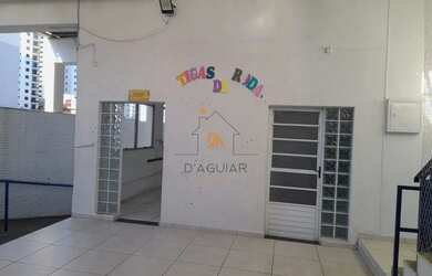 Imagem: O depósito possui 4 Vagas na garagem, 1.100m² de Área e