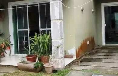 Imagem: A casa possui 4 Dormitórios, 3 Banheiros, 2 Vagas na garagem