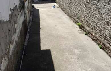 Imagem: A casa possui 1 Dormitório, 2 Banheiros, 120m² de Área e