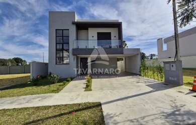 Imagem: A casa em condomínio possui 4 Dormitórios, 2 Banheiros, 2