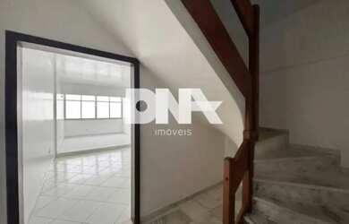 Imagem: O apartamento possui 2 Dormitórios, 3 Banheiros, 1 Vaga na