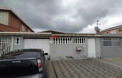 Imagem: A casa possui 3 Dormitórios, 2 Banheiros, 2 Vagas na garagem