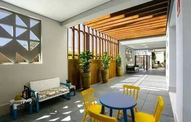 Imagem: O apartamento possui 2 Dormitórios, 1 Banheiro, 1 Vaga na garagem