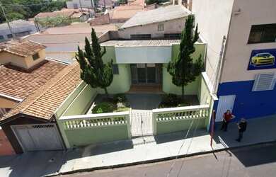 Imagem: O depósito possui 233m² de Área e está localizado em Vila