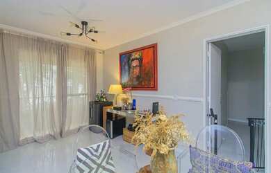 Imagem: O apartamento possui 4 Dormitórios, 3 Banheiros, 2 Vagas na