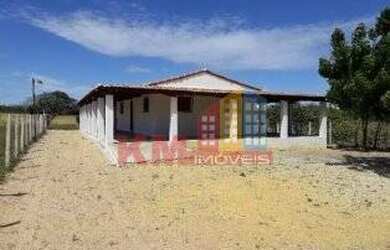 Imagem: A casa possui 3 Dormitórios, 2 Banheiros, 204m² de Área e