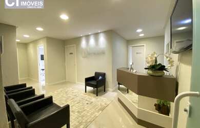 Imagem: O depósito possui 2 Vagas na garagem, 71m² de Área e está