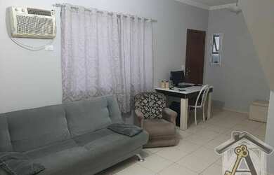 Imagem: A casa possui 3 Dormitórios, 3 Banheiros, 2 Vagas na garagem