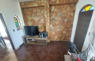 Imagem 6: SURPREENDENTE! CASA COM LOTE DE 200 METROS NUMA ÓTIMA LOCALIZAÇÃO