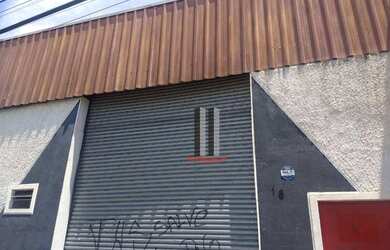 Imagem: O depósito possui 3 Vagas na garagem, 400m² de Área e está