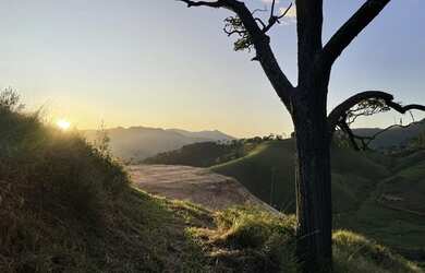 Imagem 10: Excelente terreno com linda vista da pedra do baú com projeto para 4...