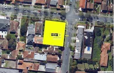 Imagem: O terreno e está localizado em Hugo Lange, Curitiba à venda