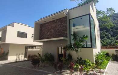 Imagem: A casa em condomínio possui 3 Dormitórios, 4 Banheiros, 2