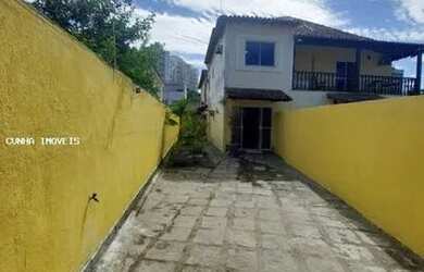 Imagem: A casa possui 3 Dormitórios, 3 Banheiros, 2 Vagas na garagem