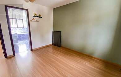 Imagem: A casa em condomínio possui 4 Dormitórios, 5 Banheiros, 4