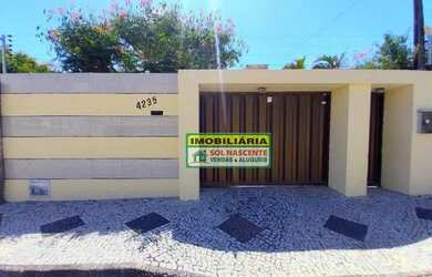 Imagem: A casa possui 4 Dormitórios, 4 Banheiros, 4 Vagas na garagem