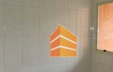 Imagem: A casa possui 2 Dormitórios, 1 Banheiro, 2 Vagas na garagem