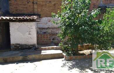 Imagem: A casa possui 3 Dormitórios, 1 Banheiro, 170m² de Área e