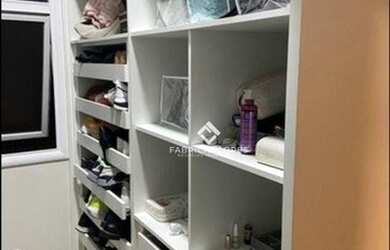 Imagem: A casa possui 5 Dormitórios, 1 Banheiro, 4 Vagas na garagem