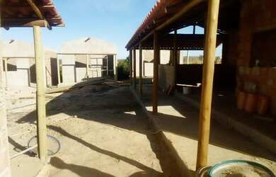 Imagem: A casa possui 2 Dormitórios, 2 Banheiros, 4 Vagas na garagem