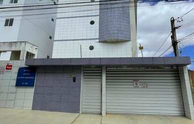 Imagem: O apartamento possui 3 Dormitórios, 1 Banheiro, 1 Vaga na garagem