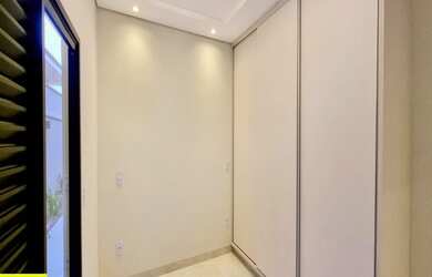 Imagem: A casa em condomínio possui 3 Dormitórios, 4 Banheiros, 2